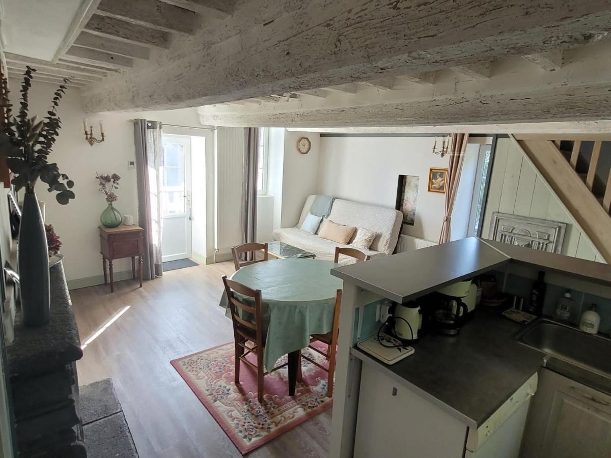 Gites Le Vieux Vinzelles Volvic Eksteriør billede