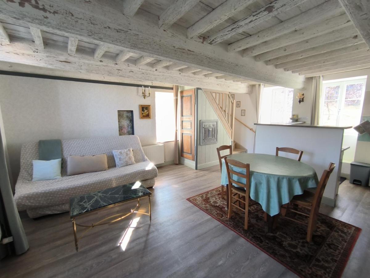 Gites Le Vieux Vinzelles Volvic Eksteriør billede